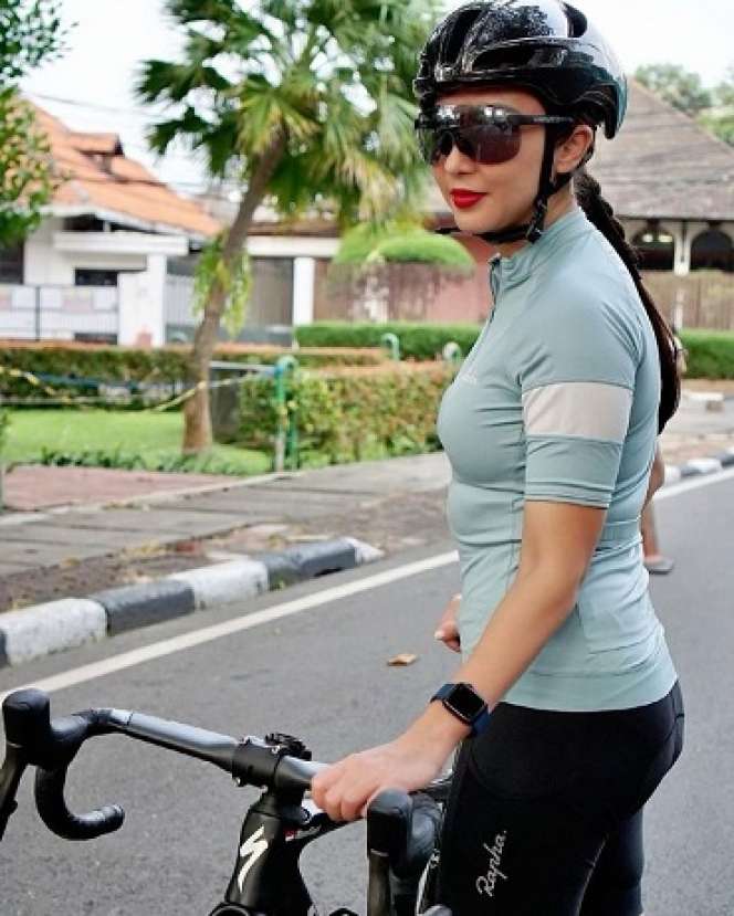 10 Potret Renny Sutiyoso, Sempat Viral Jual Rawon 500 Ribu