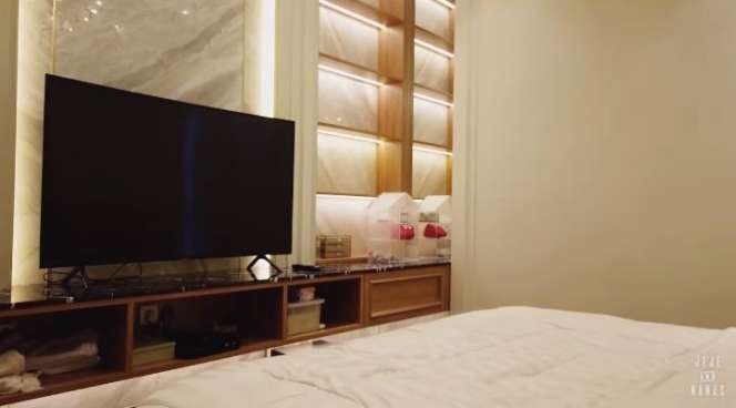 9 Foto Mewahnya Kamar Baru Syahnaz-Jeje, Wah Ada Pintu Rahasia