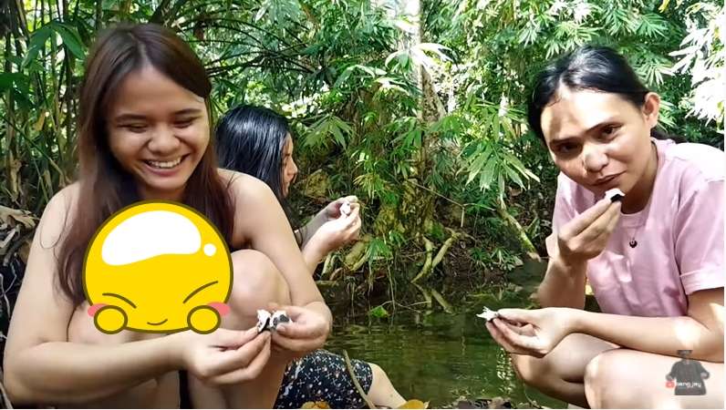 Asyik Mandi di Sungai, Cantiknya Gadis Dayak Ini Bikin Melongo
