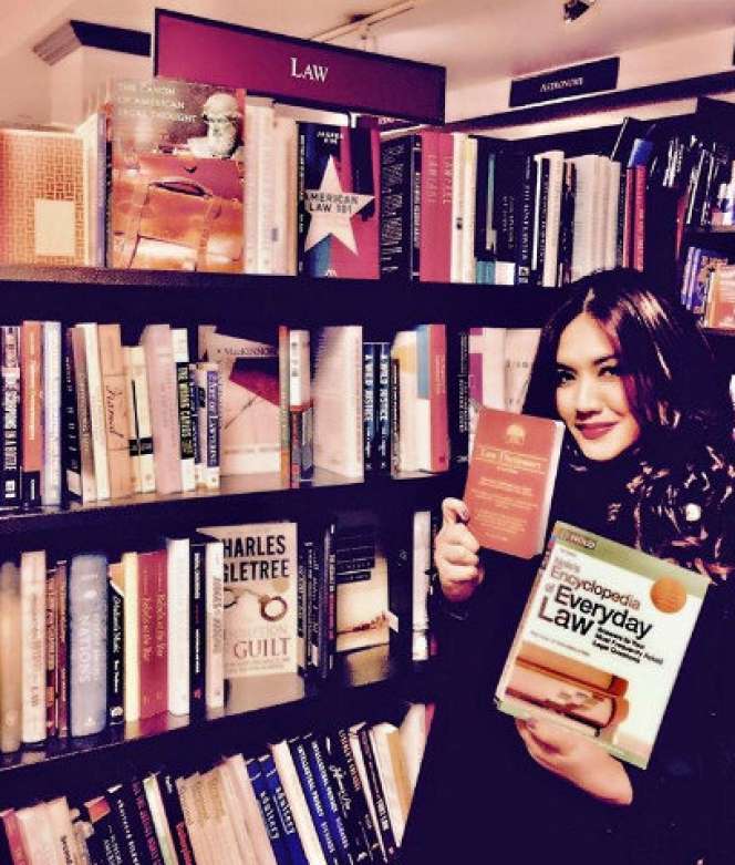 Tak Semanis di Film Si Doel, Ini Derita Sarah di Dunia Nyata