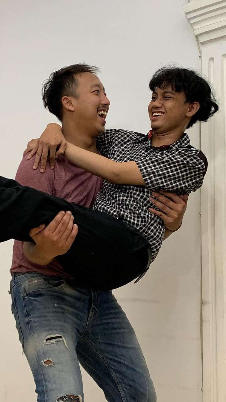 Viral Potret Tiga Pemuda Mirip Dono, Kasino, Indro