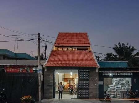 Depan Toko Beras, Dalamnya Rumah Mewah Berkelas!