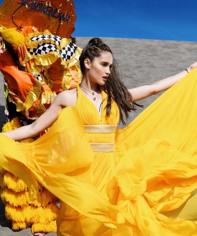 9 Gaya Keren Cinta Laura di Lagu Baru, Usung Budaya Indonesia