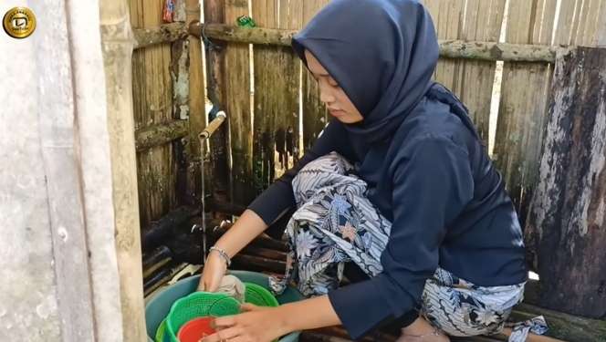 Potret Kehidupan Gadis Desa di Cianjur, Cantiknya Jadi Sorotan