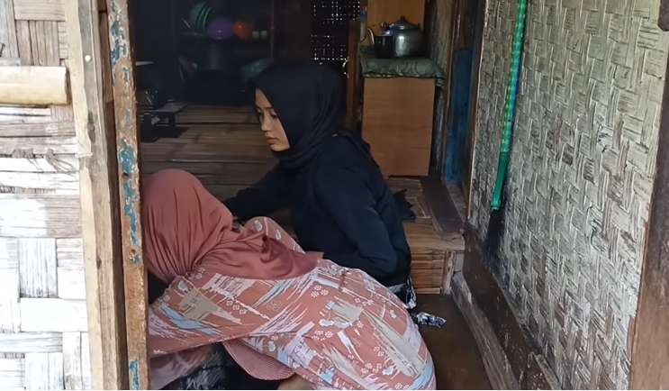 Potret Kehidupan Gadis Desa di Cianjur, Cantiknya Jadi Sorotan