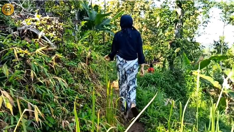 Potret Kehidupan Gadis Desa di Cianjur, Cantiknya Jadi Sorotan