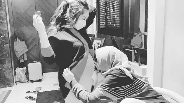 5 Pesona Nagita Slavina Pamer Babybump, Wajahnya Bikin Salfok!