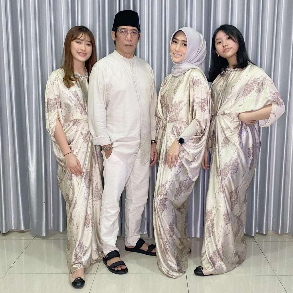 Beda 18 Tahun, Intip 8 Foto Cantiknya Istri Kedua Parto Patrio