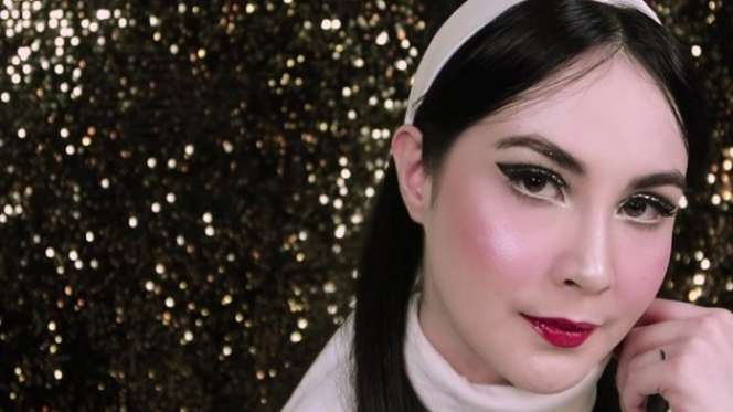 6 Potret Arumi Bachsin Dibilang Mirip Suzzana, Makeup 3 Jam