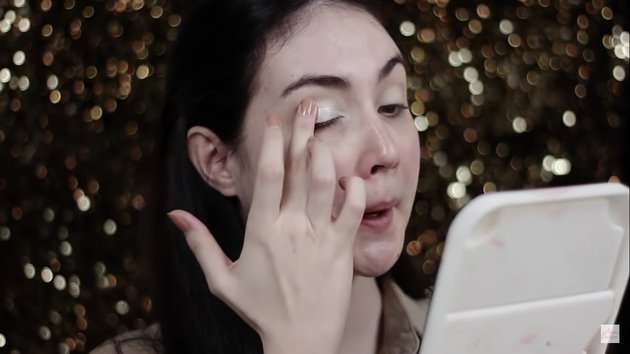 6 Potret Arumi Bachsin Dibilang Mirip Suzzana, Makeup 3 Jam
