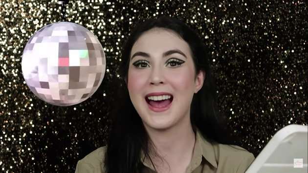 6 Potret Arumi Bachsin Dibilang Mirip Suzzana, Makeup 3 Jam