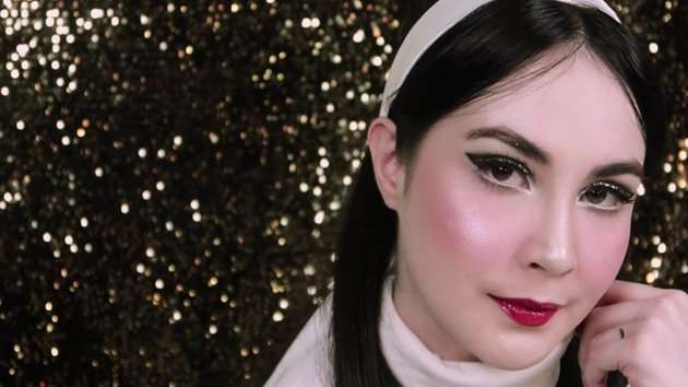 6 Potret Arumi Bachsin Dibilang Mirip Suzzana, Makeup 3 Jam