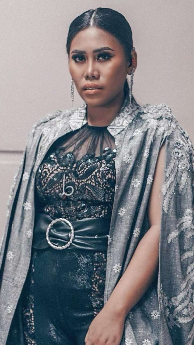 5 Seleb Punya Kulit Eksotis, Bukti Cantik Tak Harus Putih!