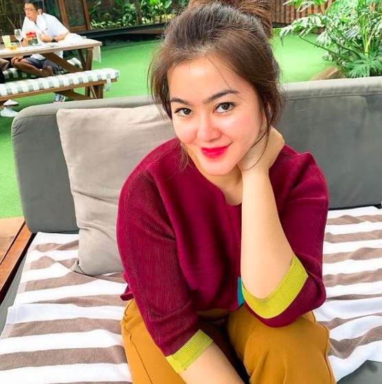 Lepas Hijab, 7 Penampilan Eks Istri Zumi Zola, Berubah Drastis