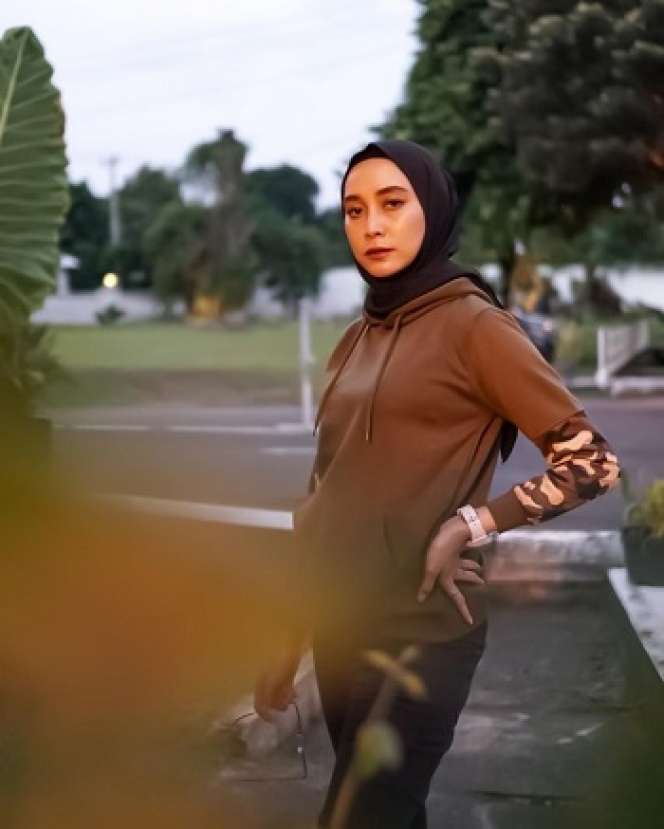 7 Potret Octaviani Istri Kapolres, Jadi Polwan & Jago Nyanyi