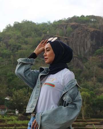 7 Potret Octaviani Istri Kapolres, Jadi Polwan & Jago Nyanyi