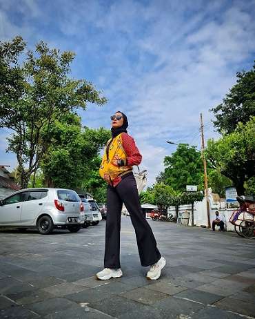 7 Potret Octaviani Istri Kapolres, Jadi Polwan & Jago Nyanyi