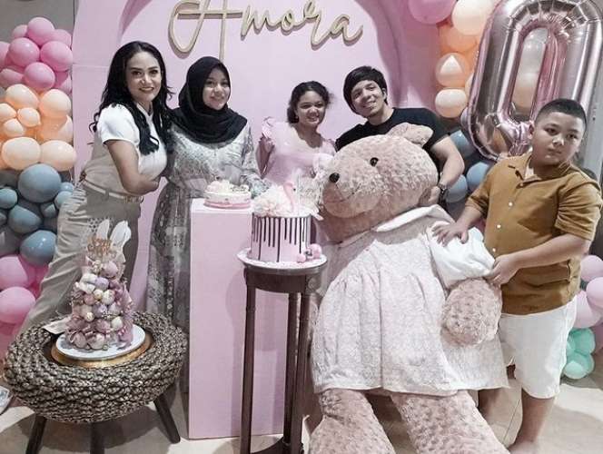 Momen Langka! Potret Kebersamaan Aurel Bersama Amora & Kellen