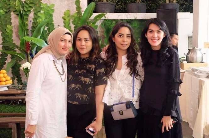 8 Potret Sarah Amalia, Mantan Istri Ariel NOAH Kini Berhijab