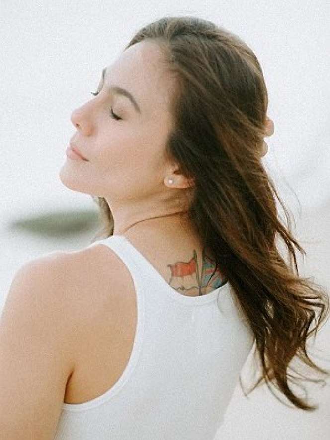 Sederrt Artis Cantik Punya Tato, Amanda Manopo Paling Disorot