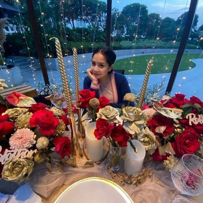 Raffi Ahmad & Nagita Dinner Romantis di Hotel Mewah, So Sweet!