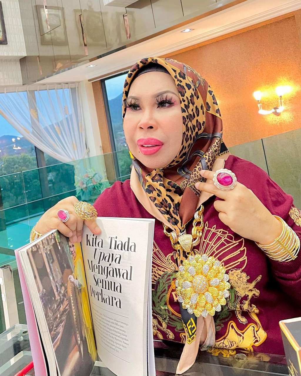 7 Potret Janda Kaya yang Nikahi Berondong Mantan ART-nya