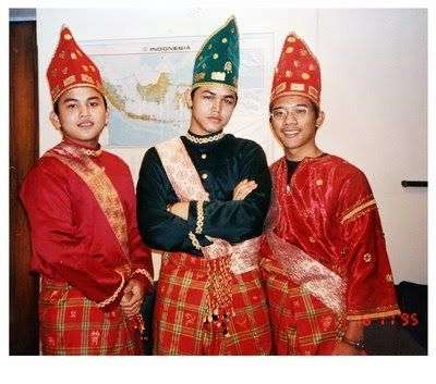 9 Foto Lawas Ivan Gunawan Saat Jadi Pebasket & Model, Pangling