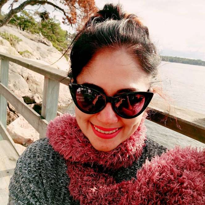 10 Potret Sally Marcelina, Tetap Cantik di Usia 52 Tahun