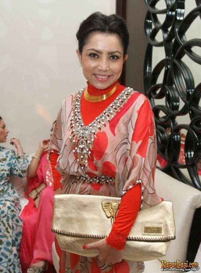 Sukai Outfit Terbuka, 10 Potret Dulu-Kini Mayangsari Awet Muda