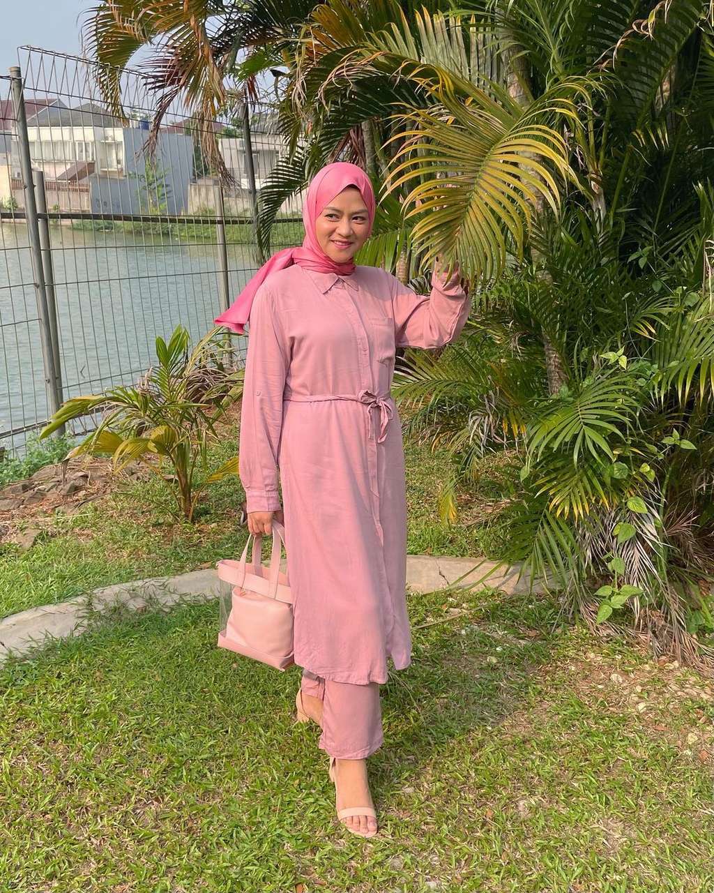 8 Foto Penampilan Terbaru Mantan Istri Daus Mini Bikin Melongo