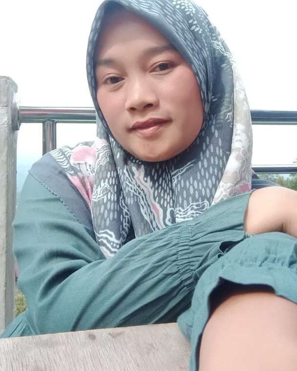 6 Potret Nelli Sovia, Istri Lord Adi MCI 8 yang Jarang Disorot