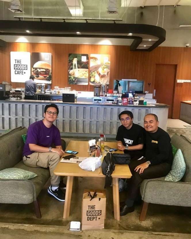 Lagi Heboh, Intip 8 Potret Kedekatan Taqy Malik dan Sang Ayah