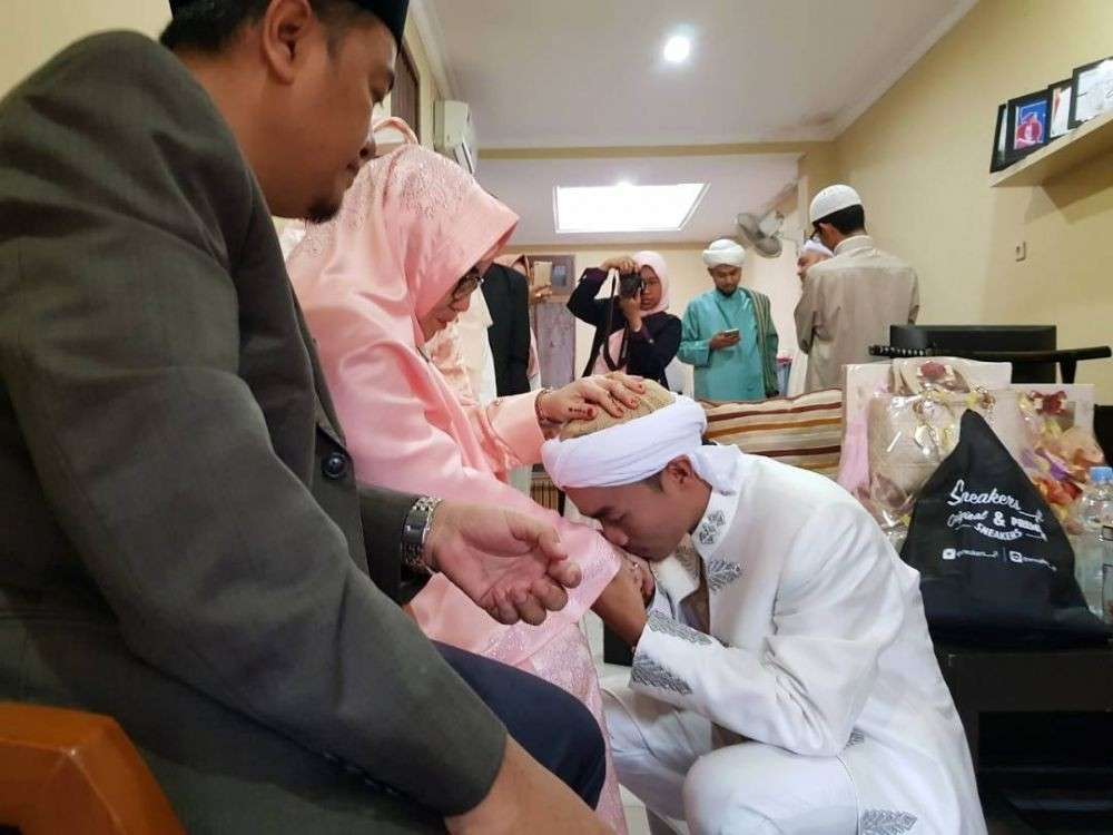 Lagi Heboh, Intip 8 Potret Kedekatan Taqy Malik dan Sang Ayah