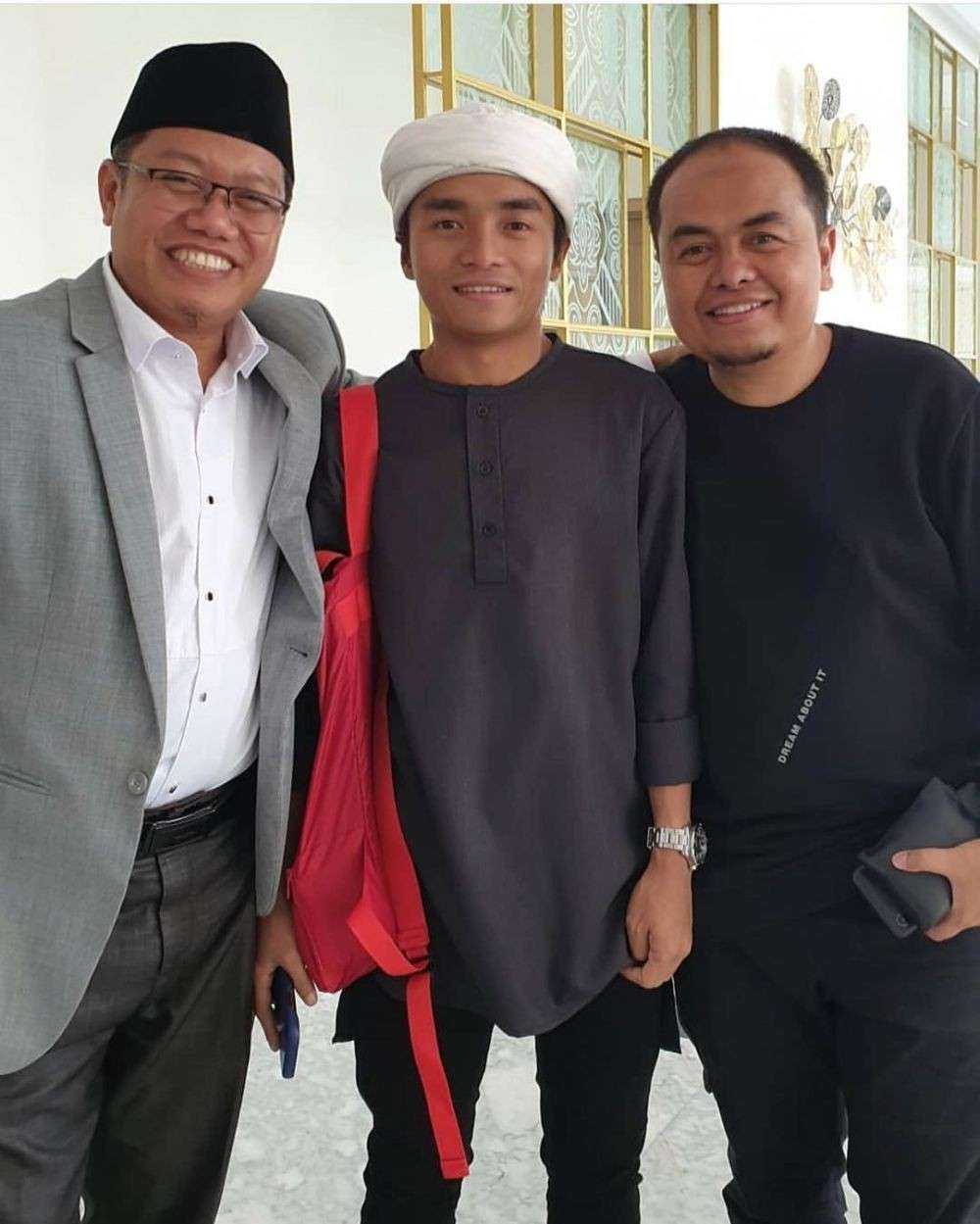 Lagi Heboh, Intip 8 Potret Kedekatan Taqy Malik dan Sang Ayah