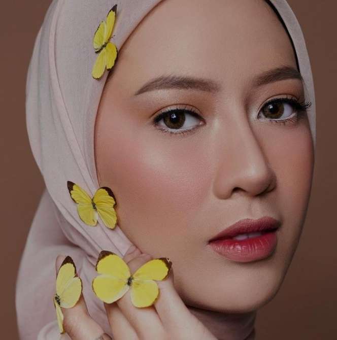 8 Gaya Modis Maudy Manager Rachel Vennya, Stylish dengan Hijab