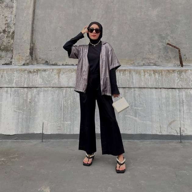 8 Gaya Modis Maudy Manager Rachel Vennya, Stylish dengan Hijab