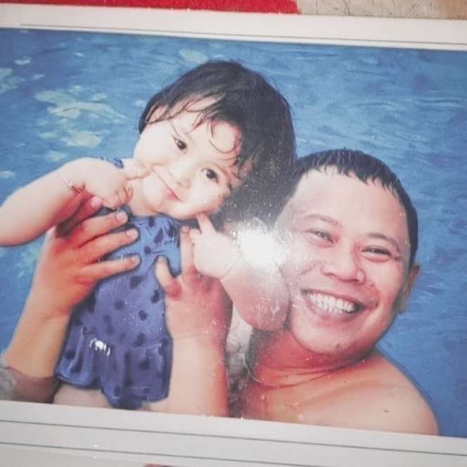 7 Potret Putri Mendiang Taufik Savalas yang Beranjak Remaja
