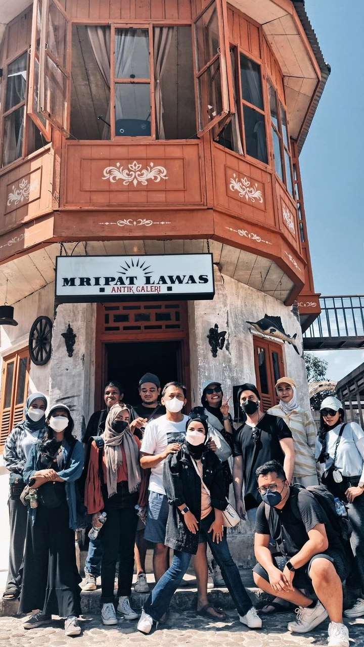 5 Potret Kebersamaan Zaskia Adya Mecca dan Dave Moffatt