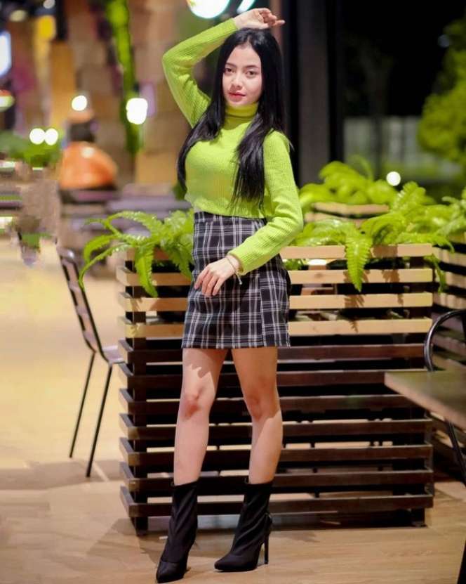 9 Potret Pedangdut Wawa Widi, Ternyata Calon Istri Prajurit