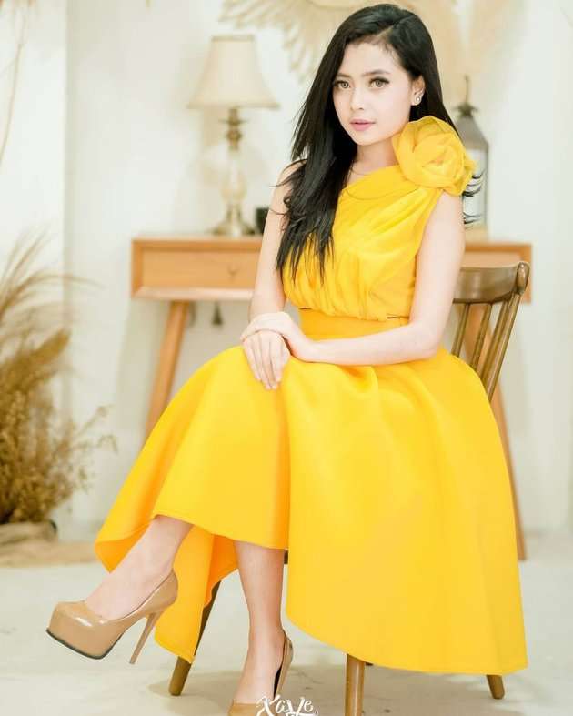 9 Potret Pedangdut Wawa Widi, Ternyata Calon Istri Prajurit