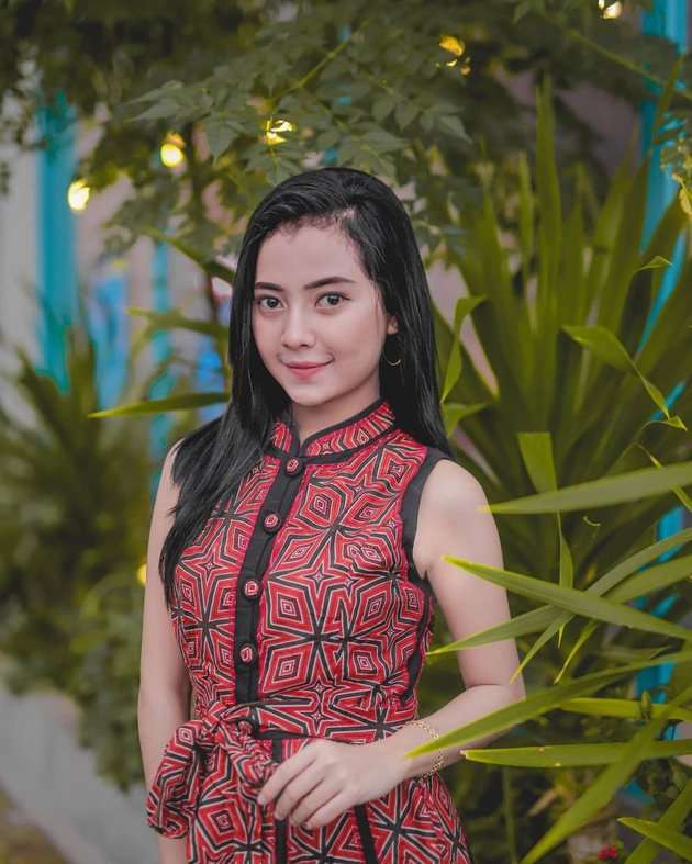 9 Potret Pedangdut Wawa Widi, Ternyata Calon Istri Prajurit