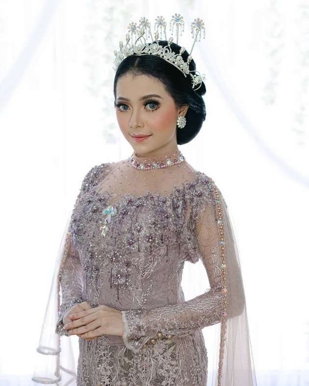 9 Potret Pedangdut Wawa Widi, Ternyata Calon Istri Prajurit
