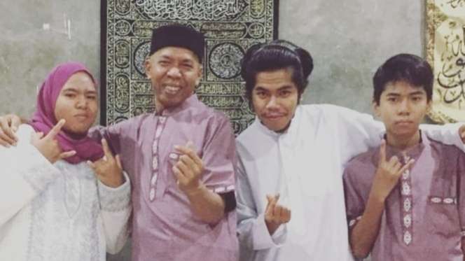 8 Potret Rizky Delta, Anak Kiwil yang Jadi Driver Ojol
