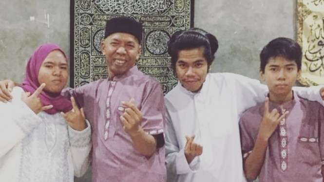 8 Potret Rizky Delta, Anak Kiwil yang Jadi Driver Ojol