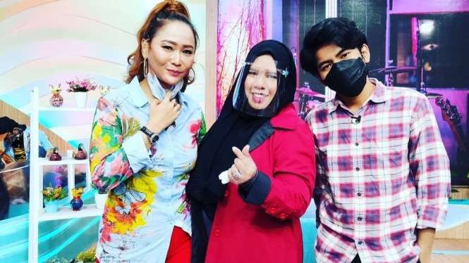 8 Potret Rizky Delta, Anak Kiwil yang Jadi Driver Ojol