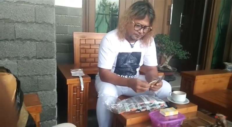 Kini Sukses, Intip 10 Foto Mewahnya Rumah Komar Preman Pensiun