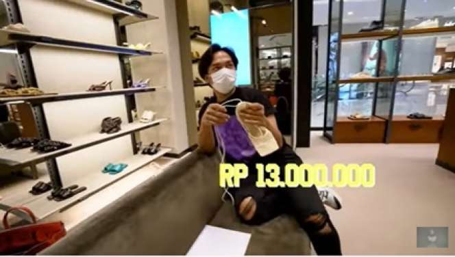 8 Momen Nikita Mirzani Belanja Sandal sampai Jutaan Rupiah