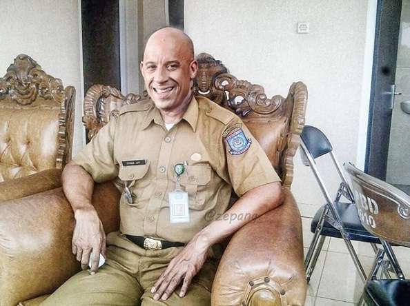 20 Foto Artis Diedit Pakai Seragam PNS, Terakhir Kocak Abis!