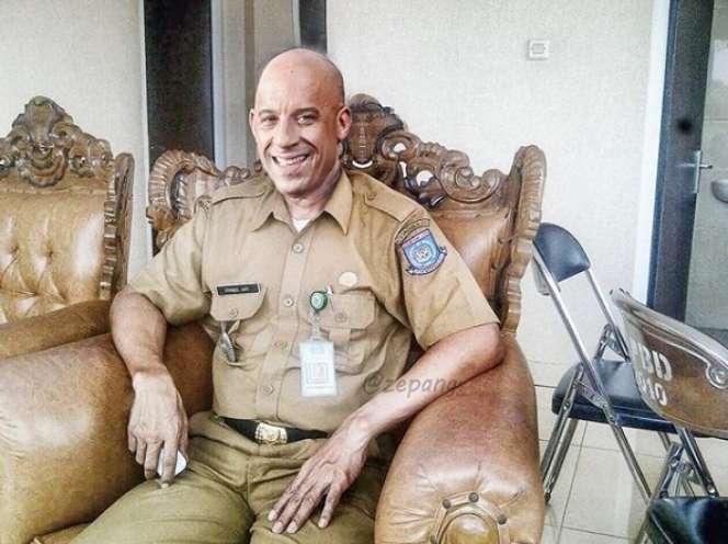 20 Foto Artis Diedit Pakai Seragam PNS, Terakhir Kocak Abis!