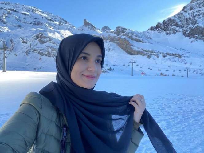 10 Nama Asli Artis Cantik Keturunan Arab, Jarang Orang Tahu!